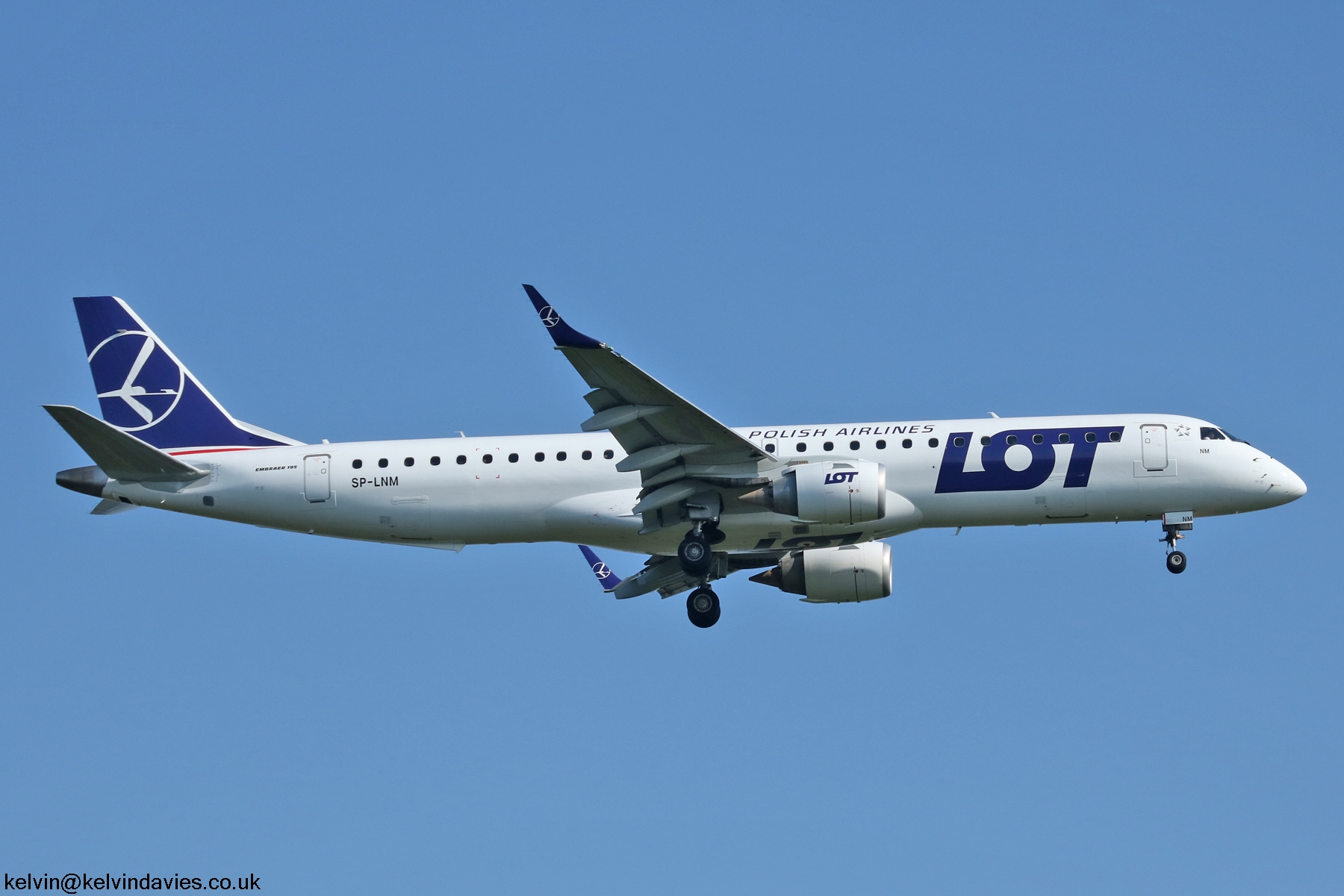 LOT Embraer 195 SP-LNM