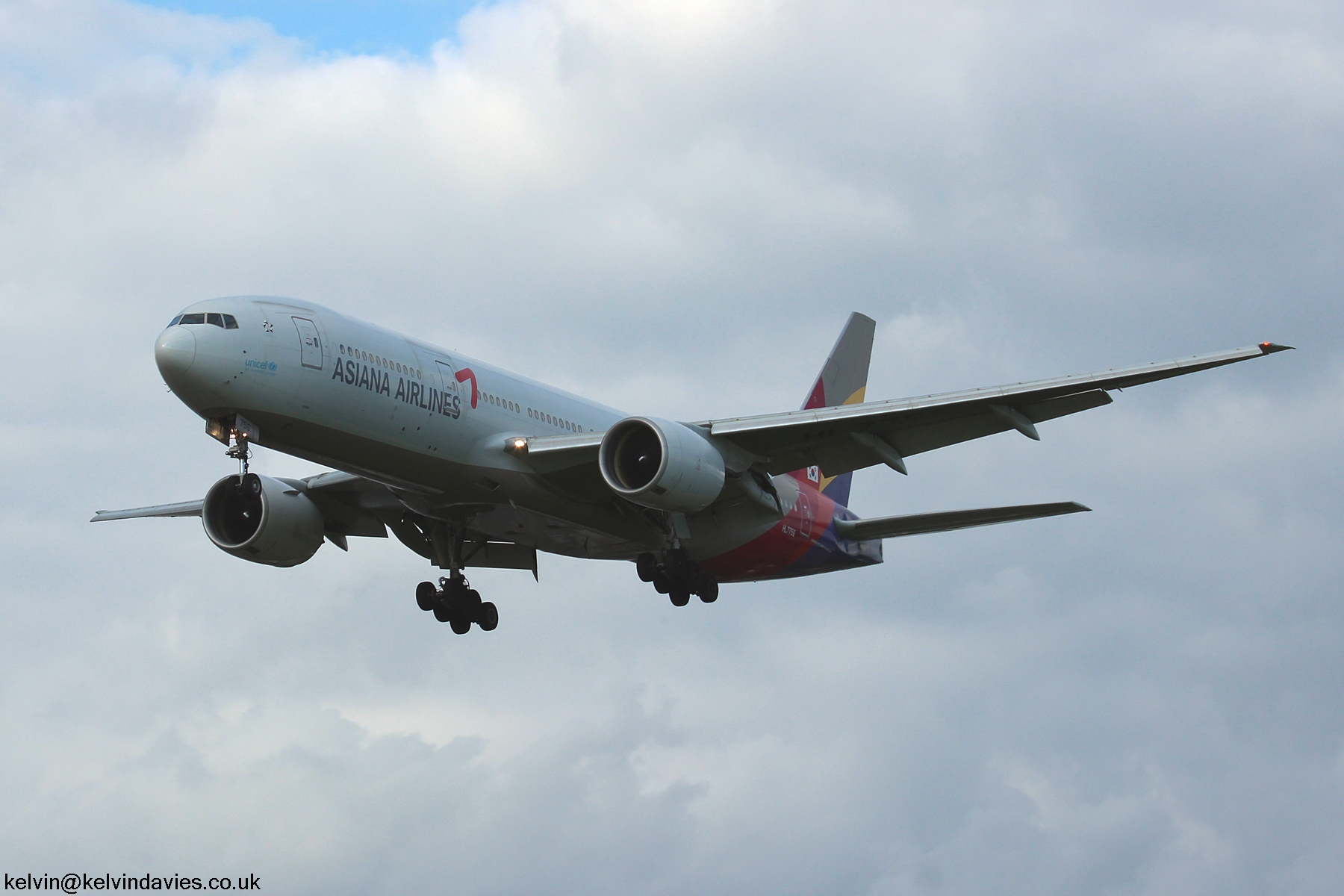 Asiana Airlines 777 HL7756