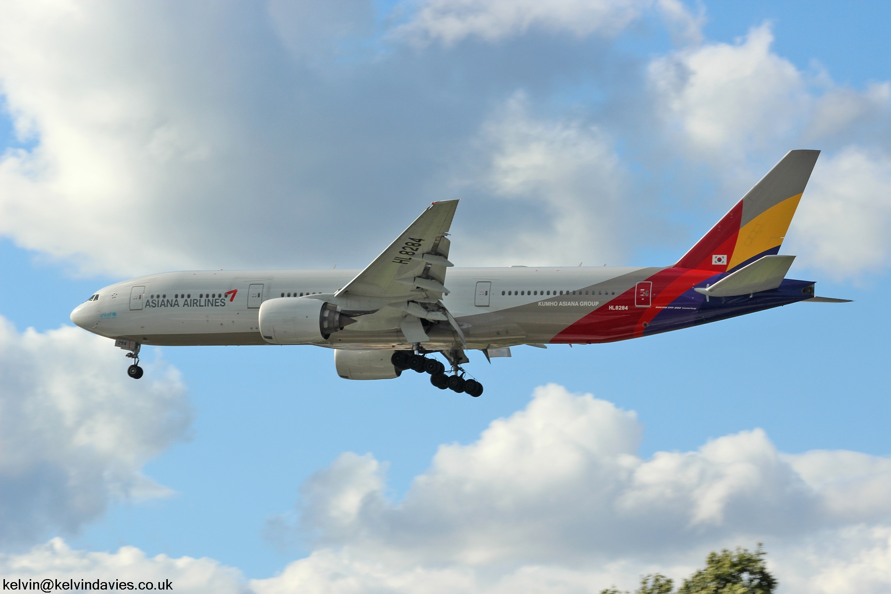 Asiana Airlines 777 HL8284