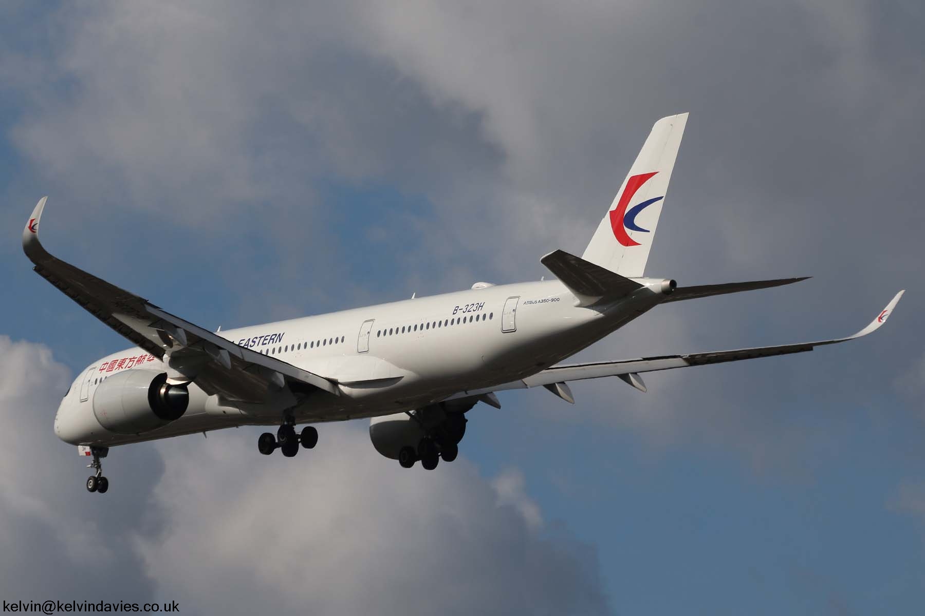 China Eastern Airlines A350 B-323H