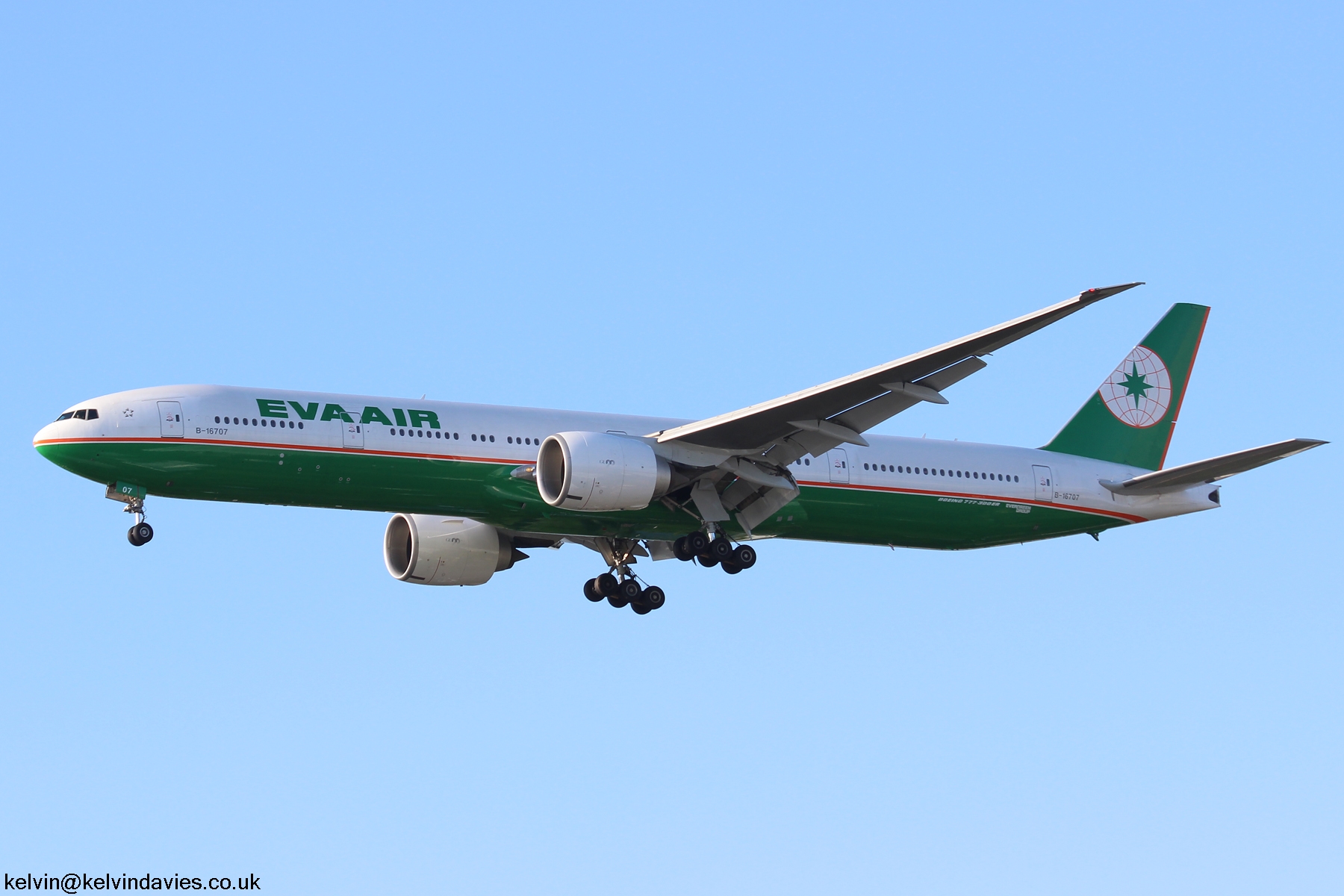 EVA Air 777 B-16707