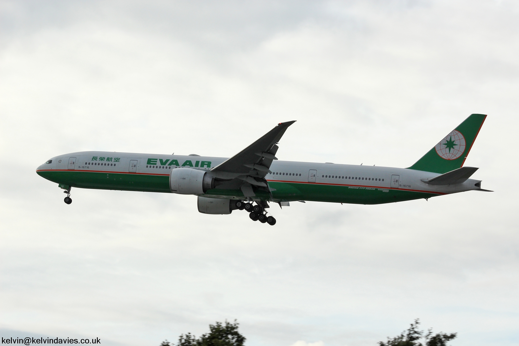 EVA Air 777 B-16716