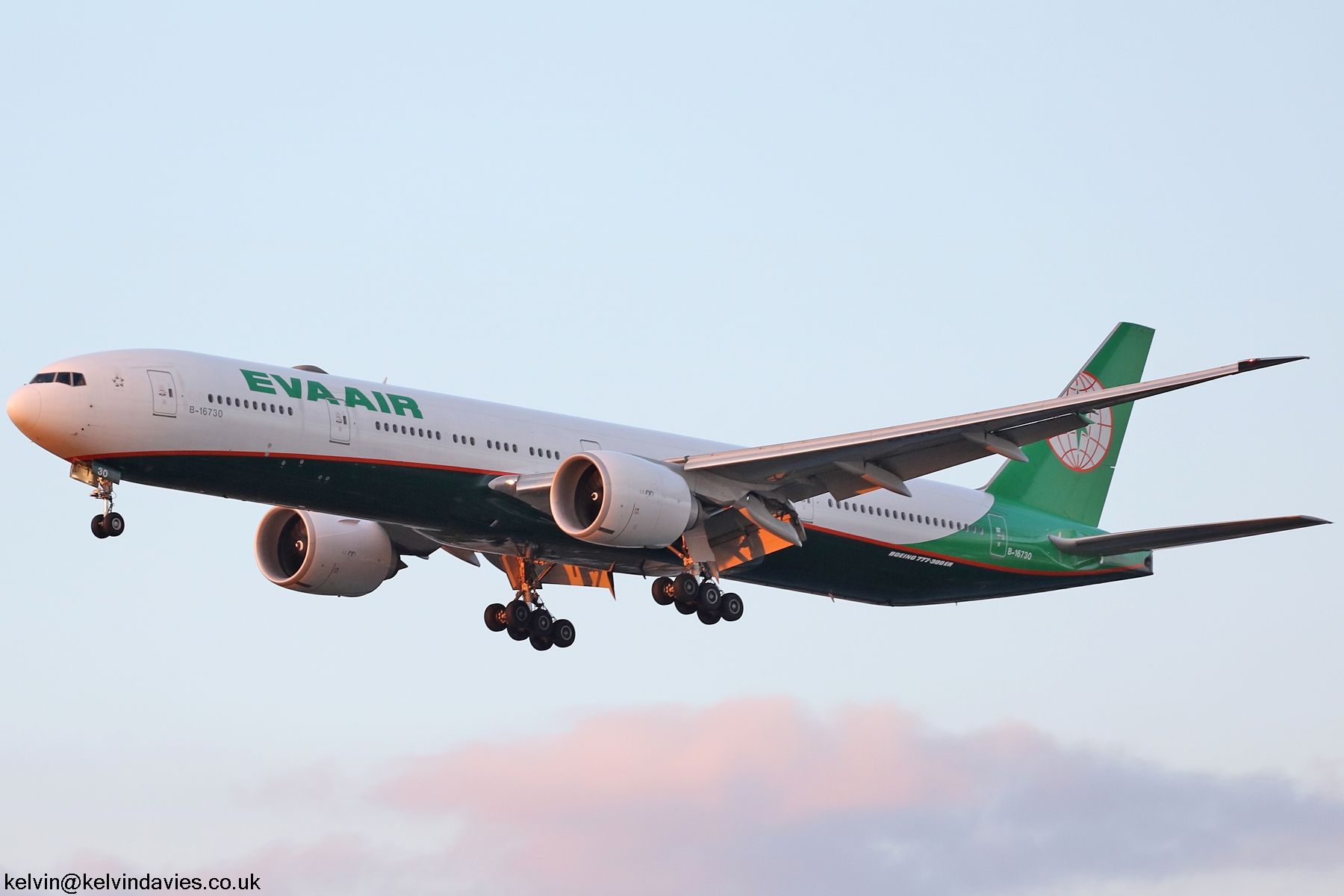 EVA Air 777 B-16730