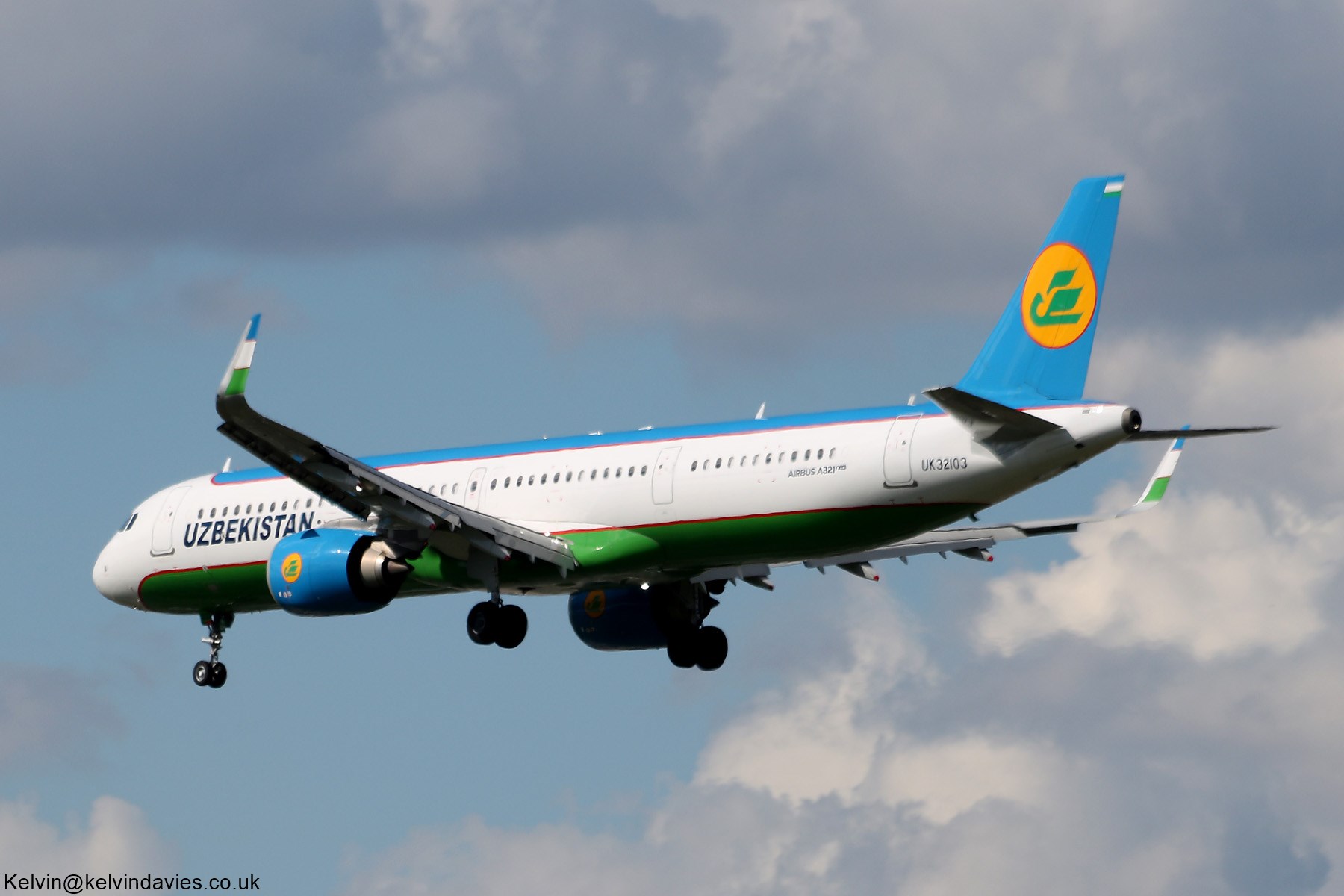 Uzbekistan Airways A321 UK32103