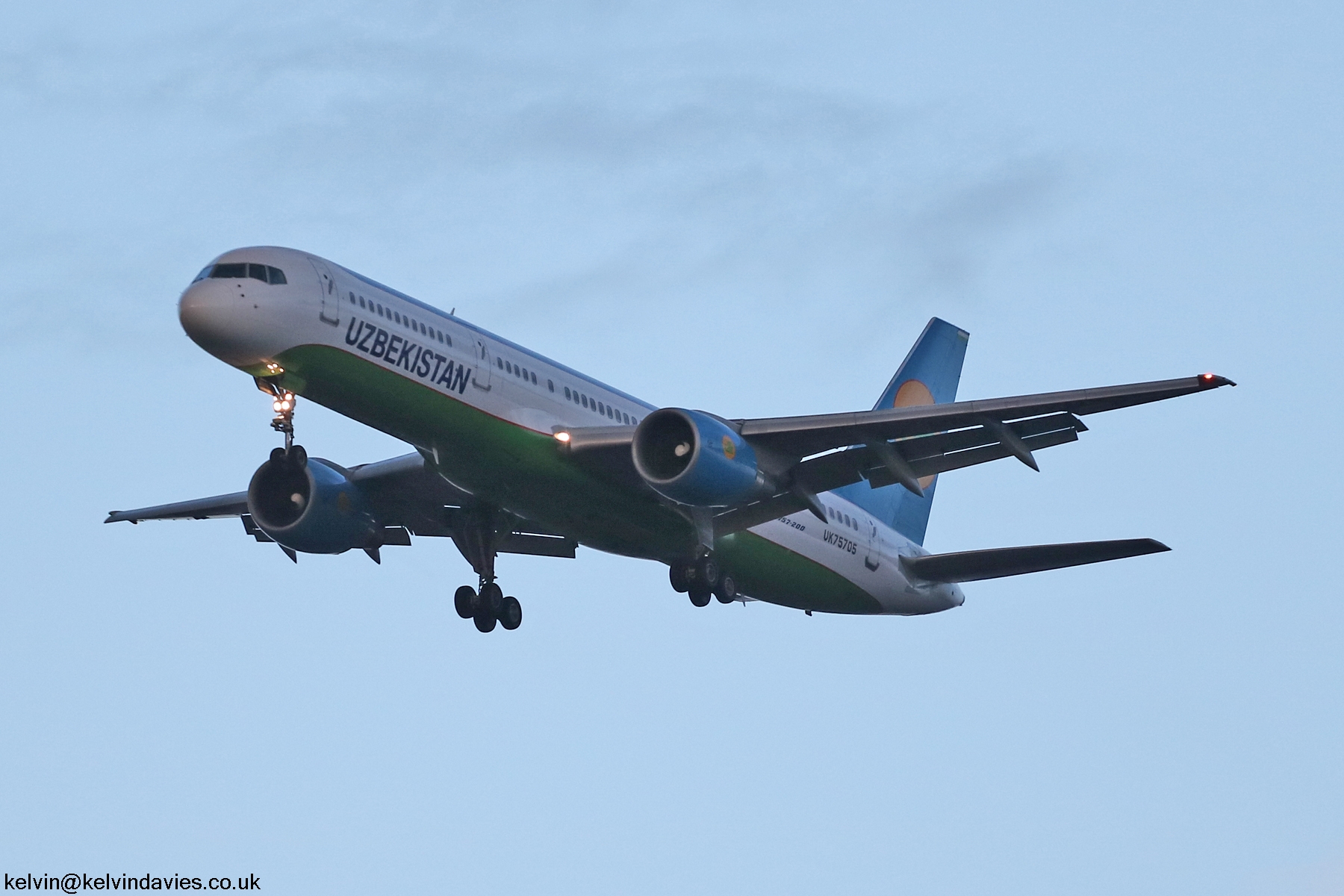 Uzbekistan Airways 757 UK75705