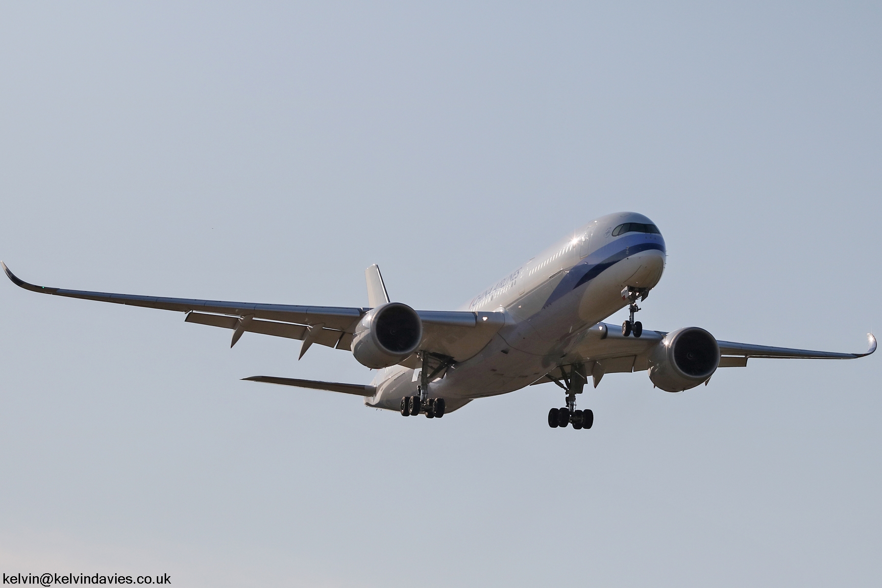 China Airlines A3501 B-18906