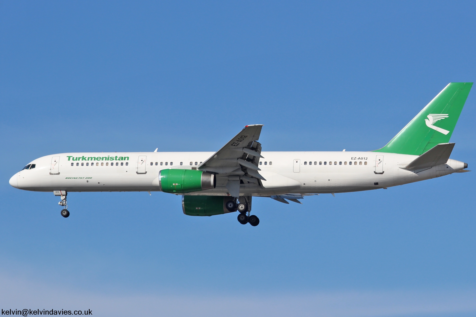 Turkmenistan Airlines 757 EZ-A012