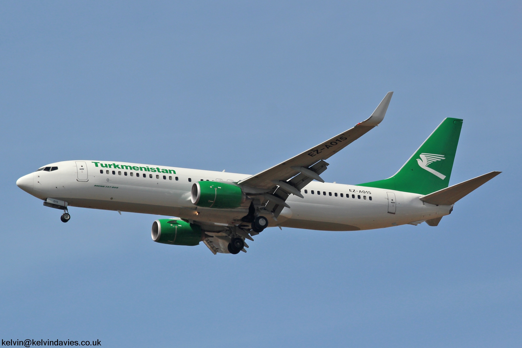 Turkmenistan Airlines 737 EZ-A015
