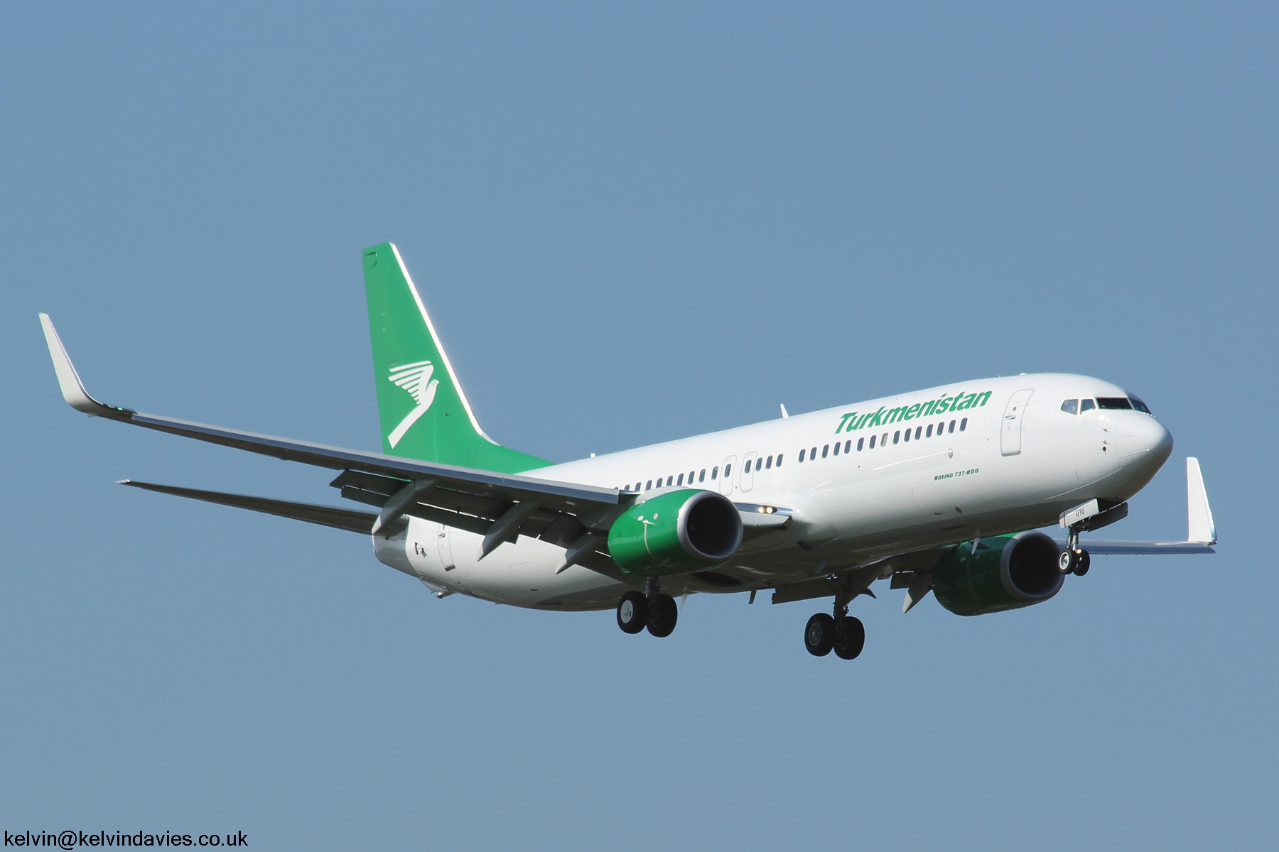 Turkmenistan Airlines 737 EZ-A016