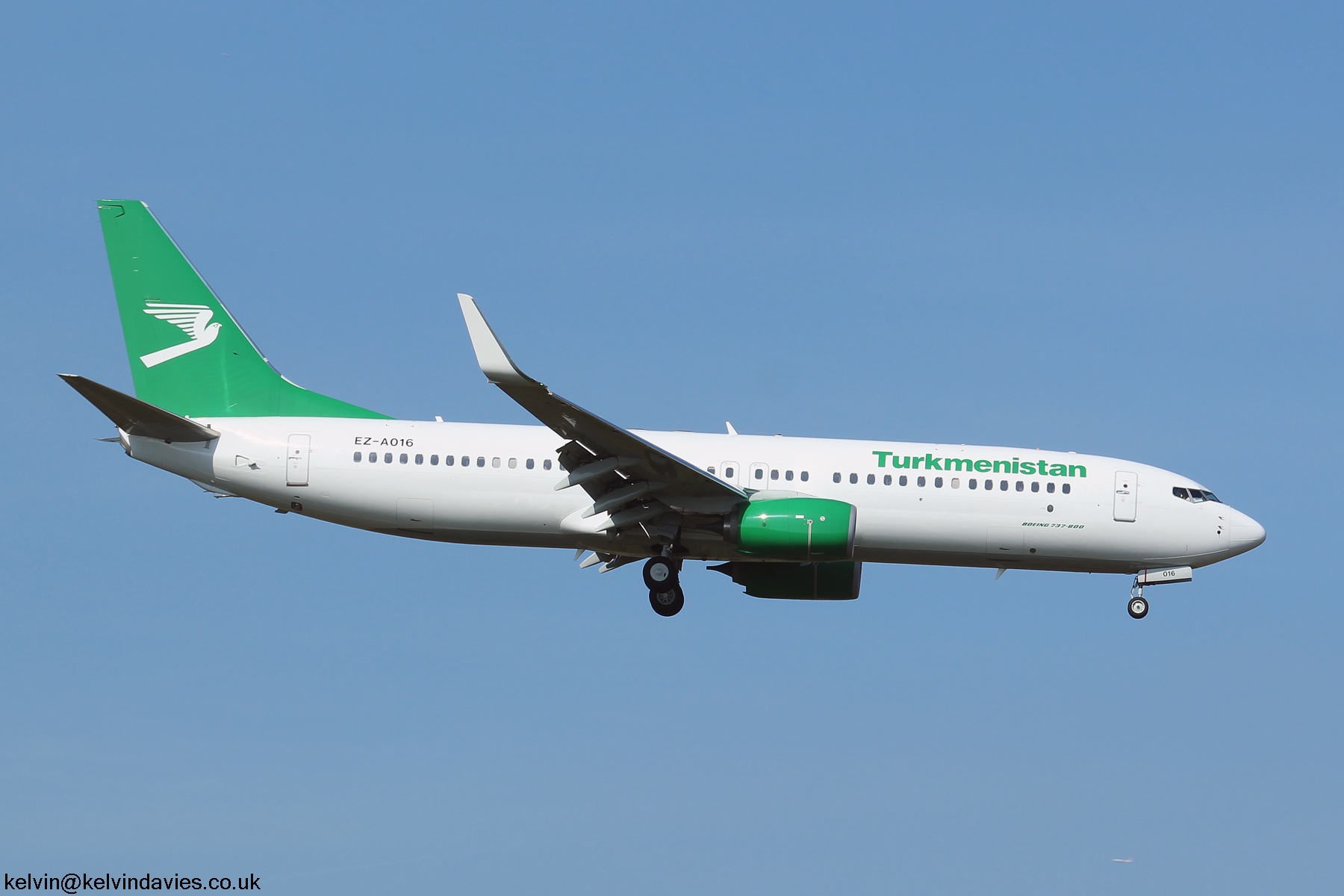 Turkmenistan Airlines 737 EZ-A016