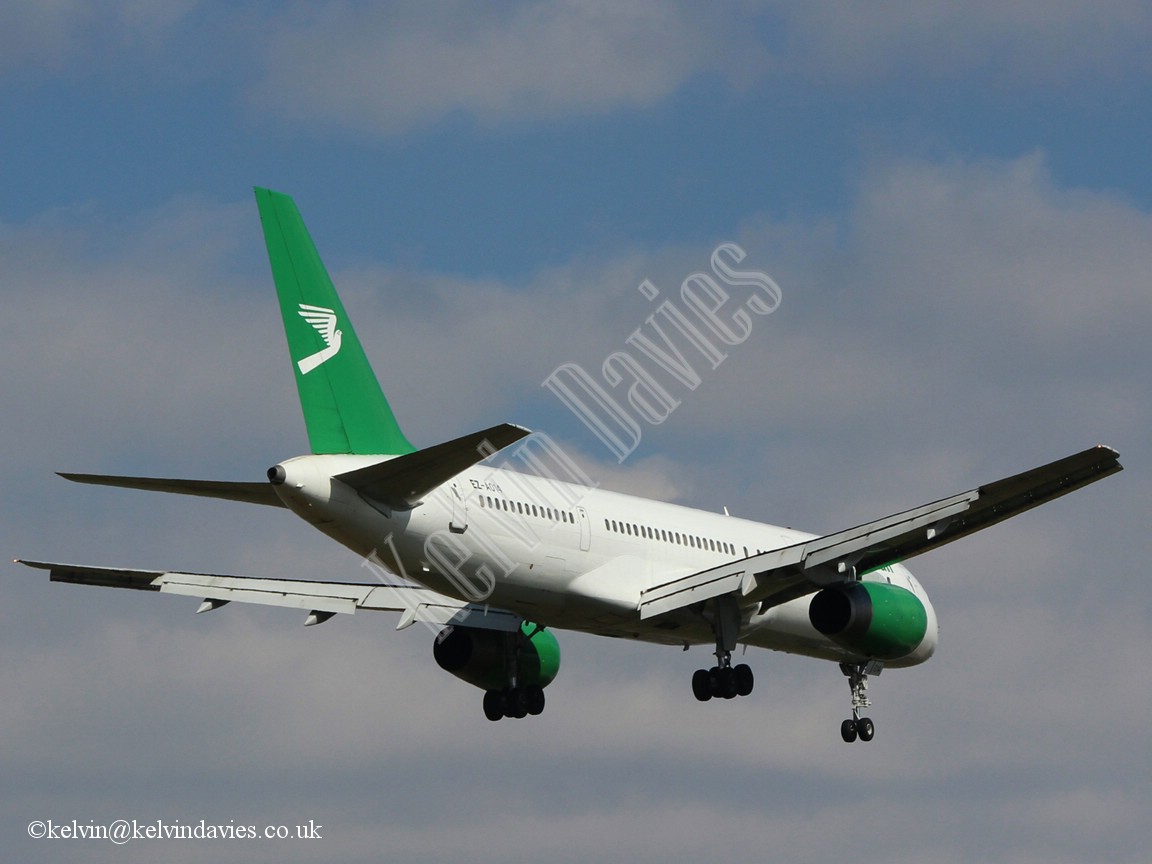 Turkmenistan Airlines 757 EZ-A014