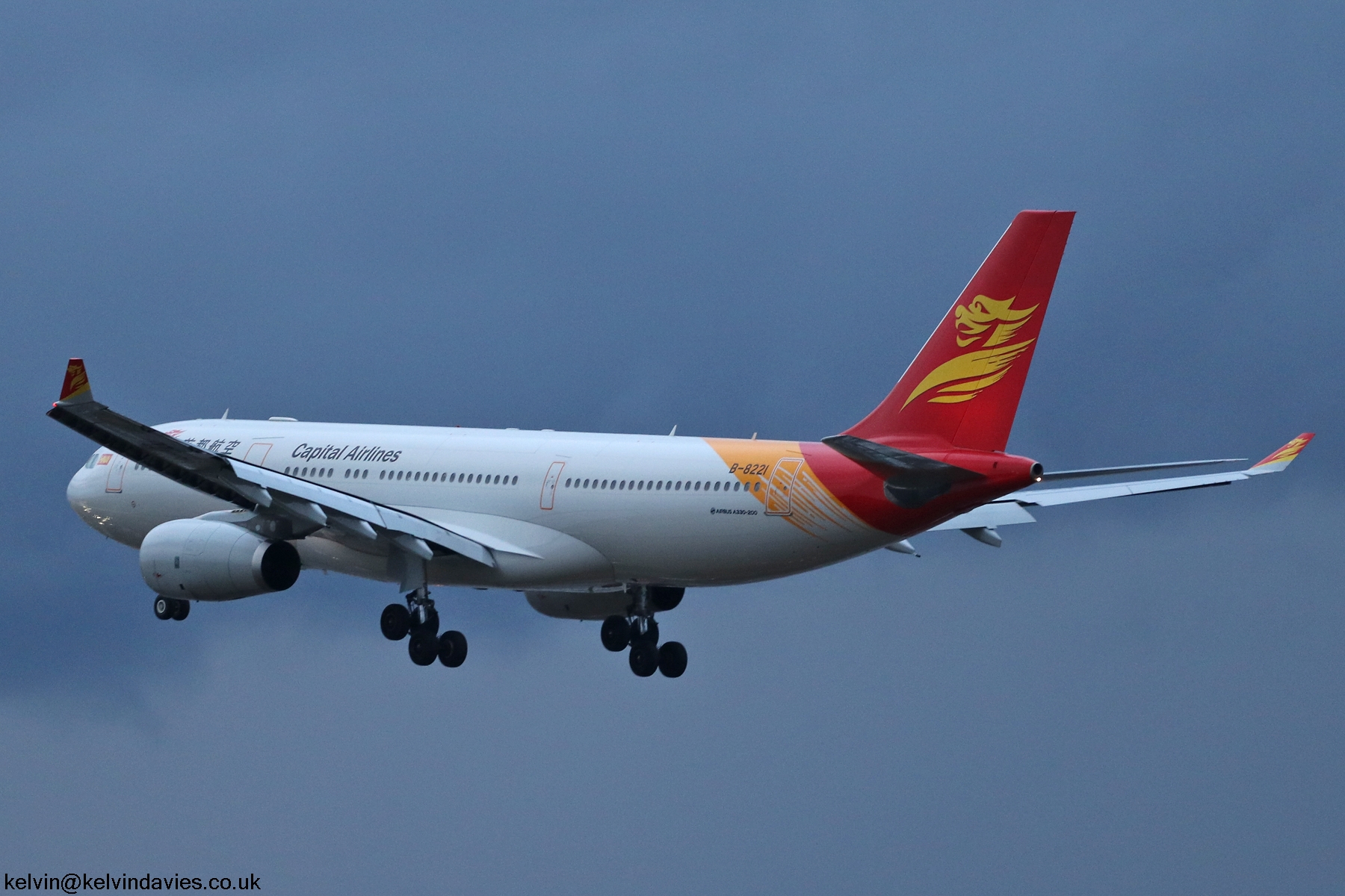 Capital Airlines A330 B-8221