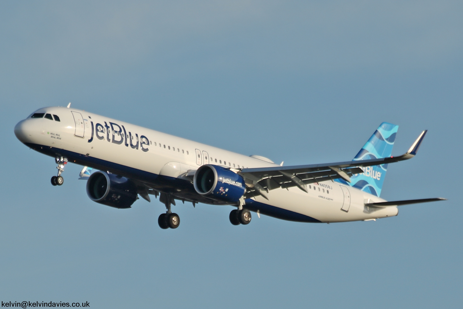 JetBlue Airways A321 N4058J