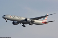 American Airlines 777 N729AN
