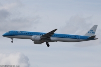 KLM cityhopper EMB-195 PH-NXI