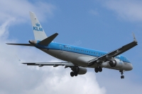 KLM Cityhopper E190 PH-EZI