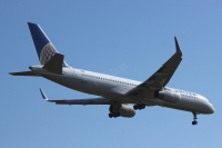 United Airlines 757 N12114