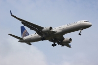 United Airlines 757 N12125