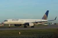 United Airlines 757 N17126