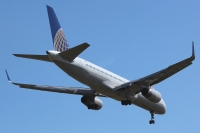 United Airlines 757 N19130