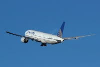United Airlines 777 N204UA