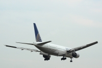 United Airlines 777 N206UA