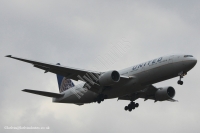 United Airlines 777 N209UA