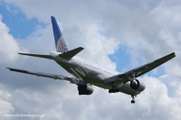 United Airlines 777 N57016