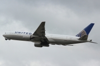 United Airlines 777 N775UA
