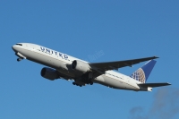 United Airlines 777 N77014
