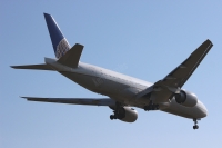 United Airlines 777 N77019