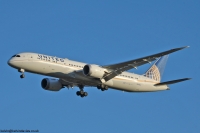 United Airlines 787 N13954