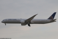 United Airlines 787 N14001