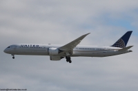 United Airlines 787 N16009
