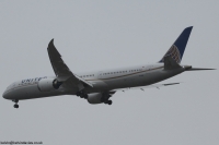 United Airlines 787 N17002