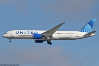 United Airlines 787 N19986