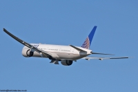 United Airlines 777 N2136U