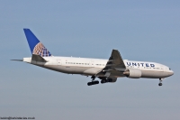 United Airlines 777 N221UA