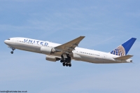 United Airlines 777 N223UA