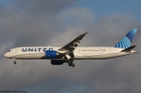 United Airlines 787 N23983
