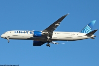 United Airlines 787 N25982