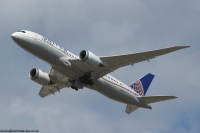 United Airlines 787 N26910