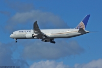 United Airlines 787 N26952