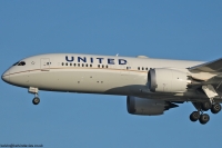 United Airlines 787 N26966