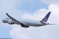 United Airlines 777 N2737U