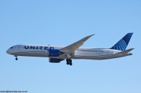 United Airlines 787 N29975