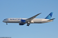 United Airlines 787 N29977
