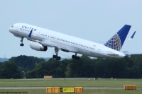 United Airlines 757 N34137