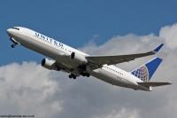 United Airlines 767 N669UA