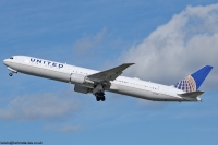 United Airlines 767 N67052